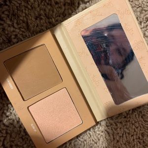 Contour and blush kit